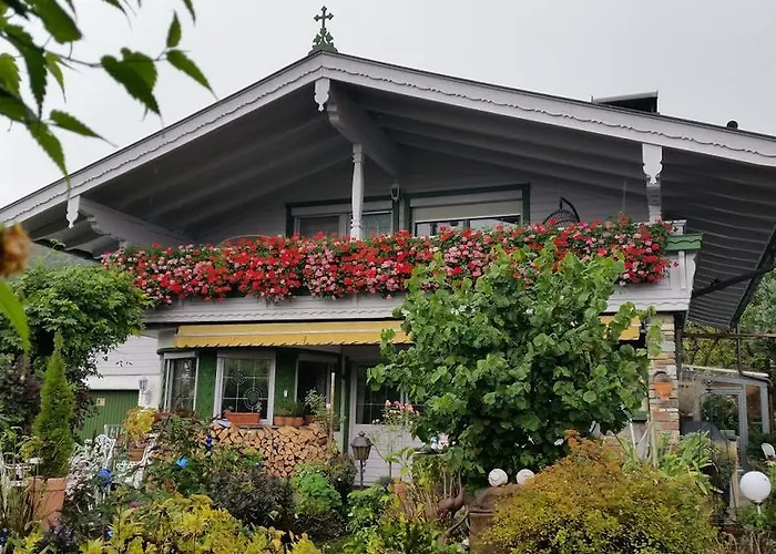 Nussdorfer Gastehaus ゲストハウス