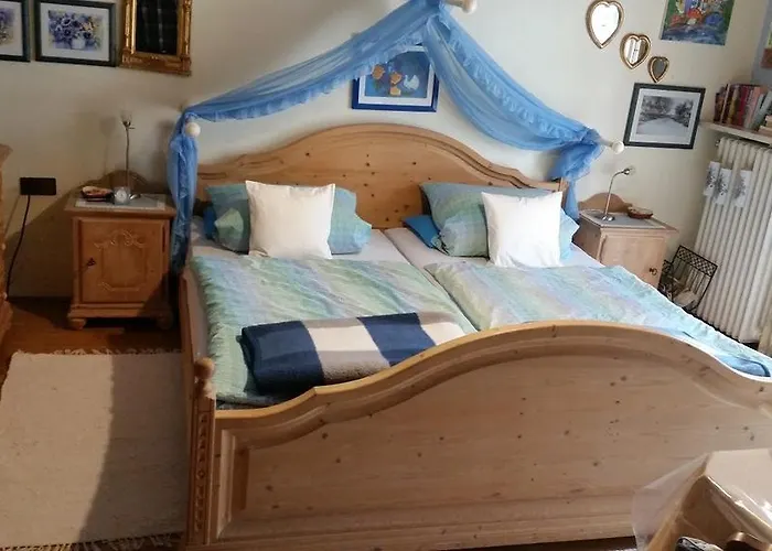 Nussdorfer Gastehaus ゲストハウス 3*